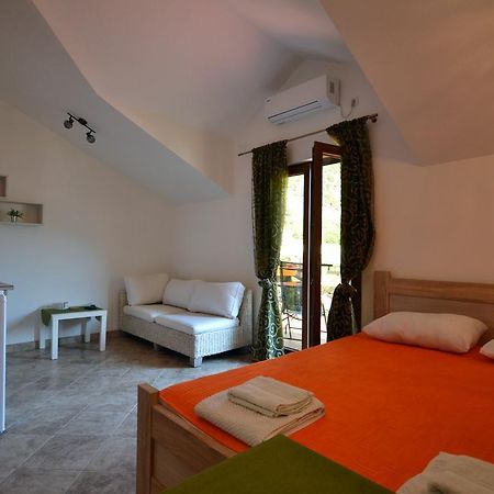 St Duke Apartment Kotor Luaran gambar