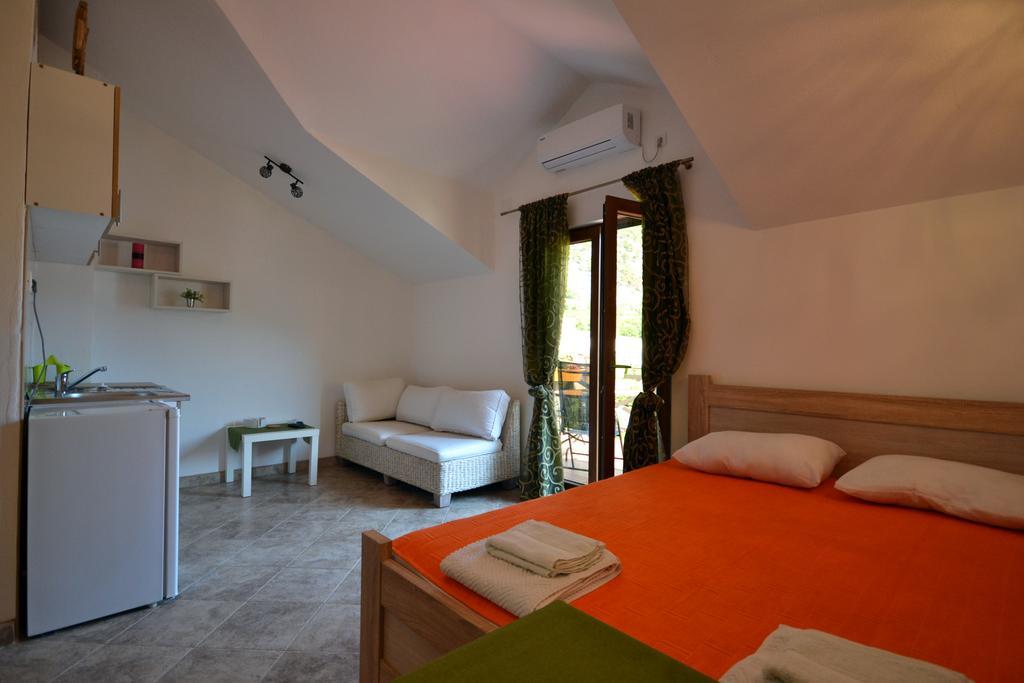 St Duke Apartment Kotor Luaran gambar