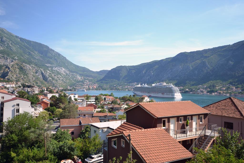 St Duke Apartment Kotor Luaran gambar