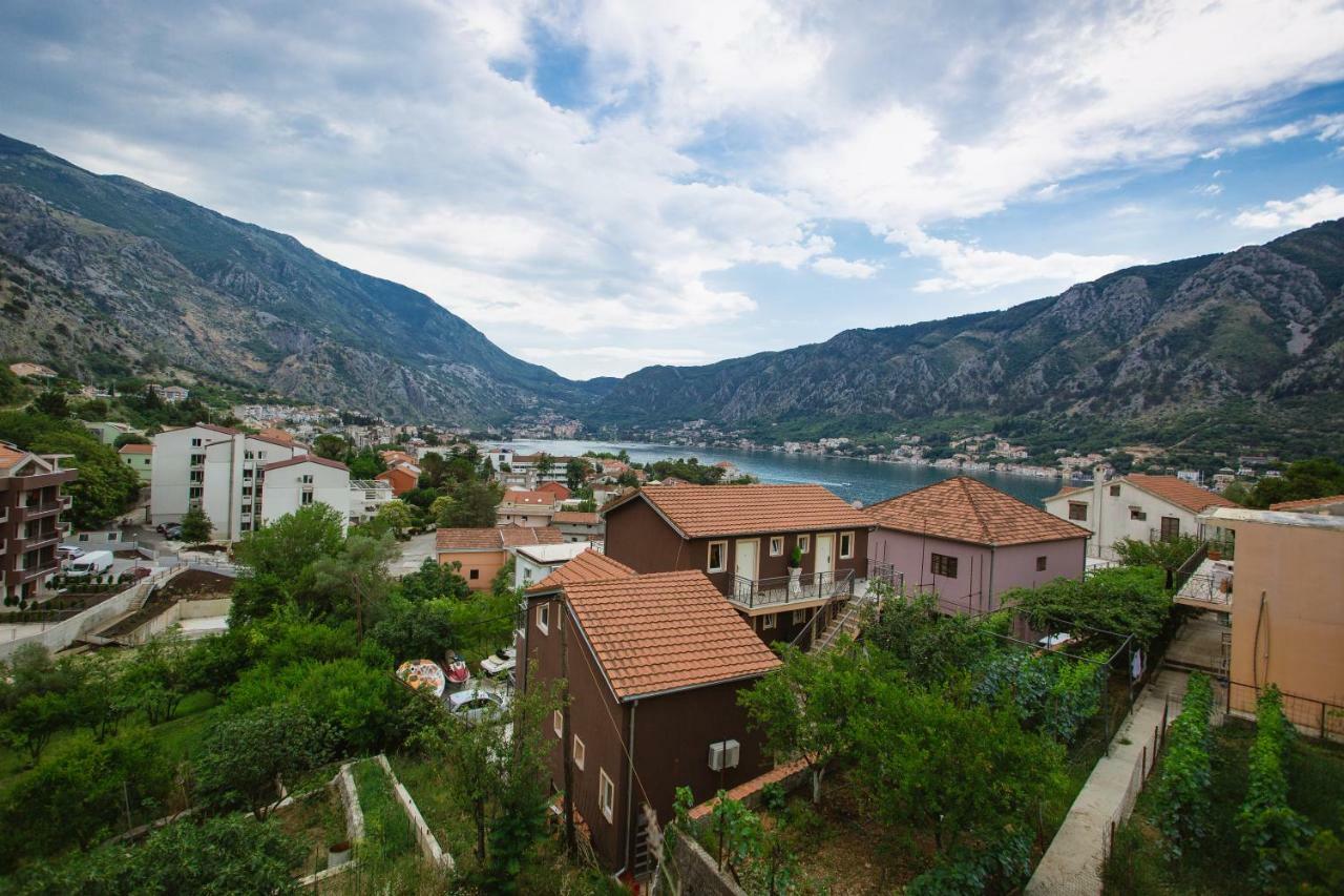 St Duke Apartment Kotor Luaran gambar
