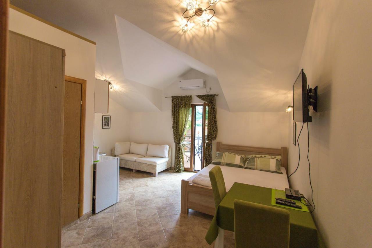 St Duke Apartment Kotor Luaran gambar