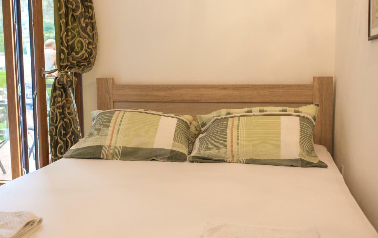 St Duke Apartment Kotor Luaran gambar