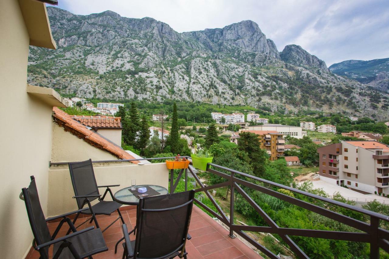 St Duke Apartment Kotor Luaran gambar