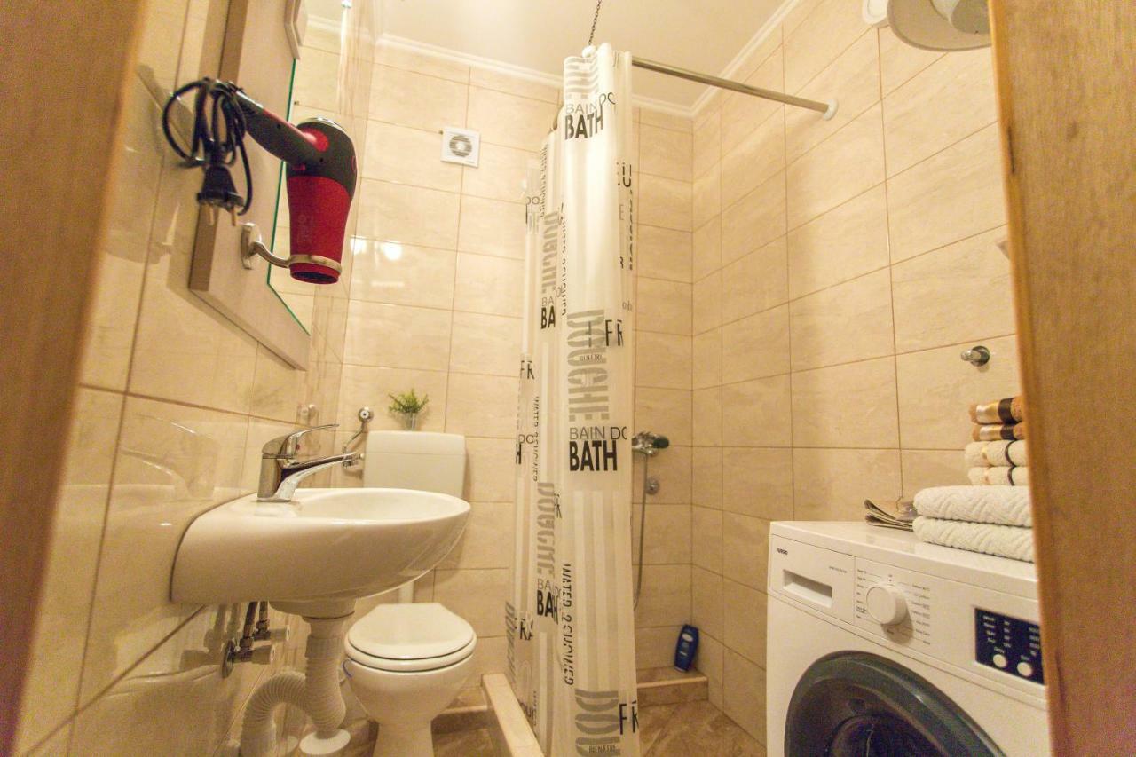 St Duke Apartment Kotor Luaran gambar